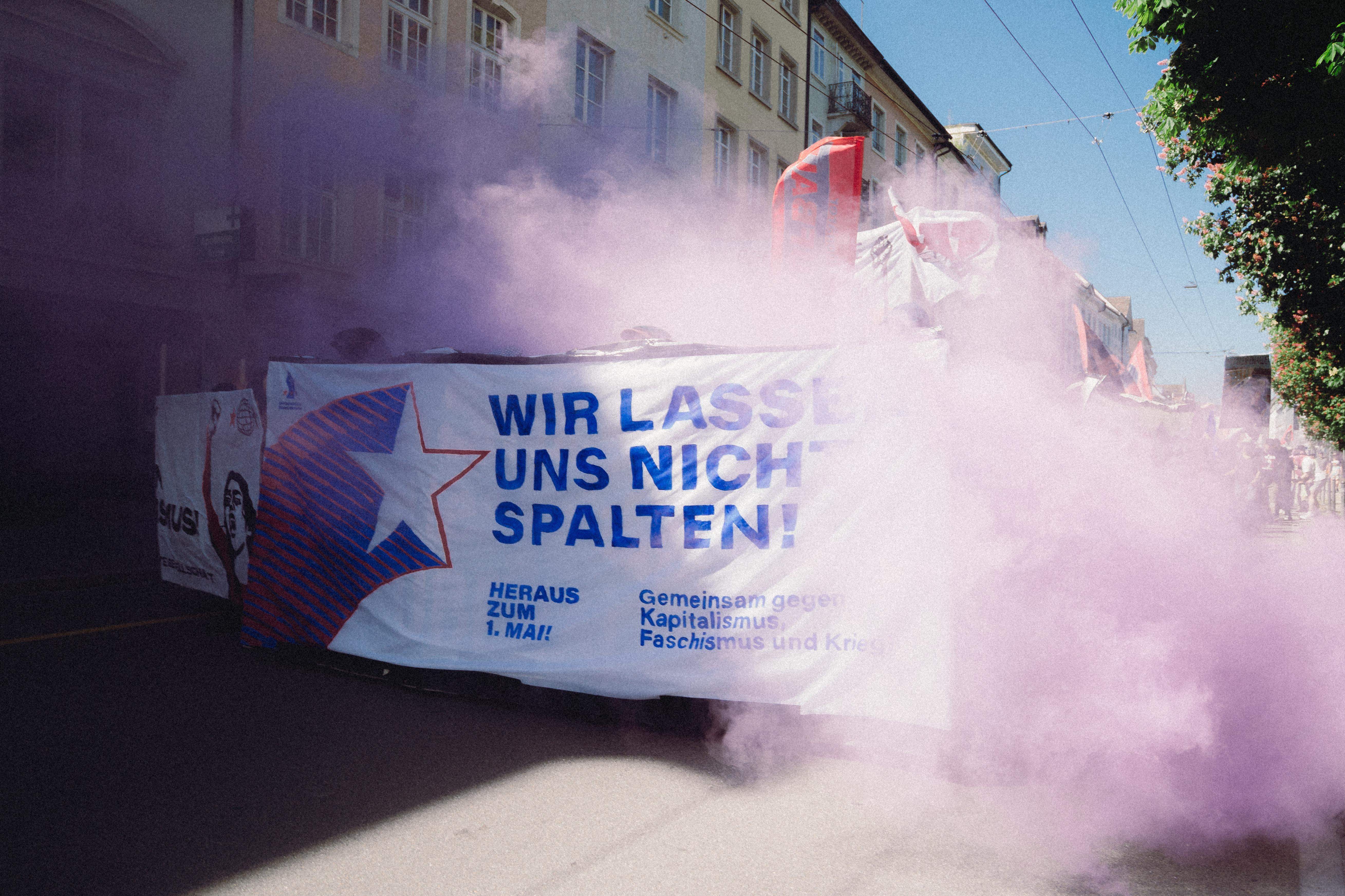 Fronttransparent mit Violettem Rauch